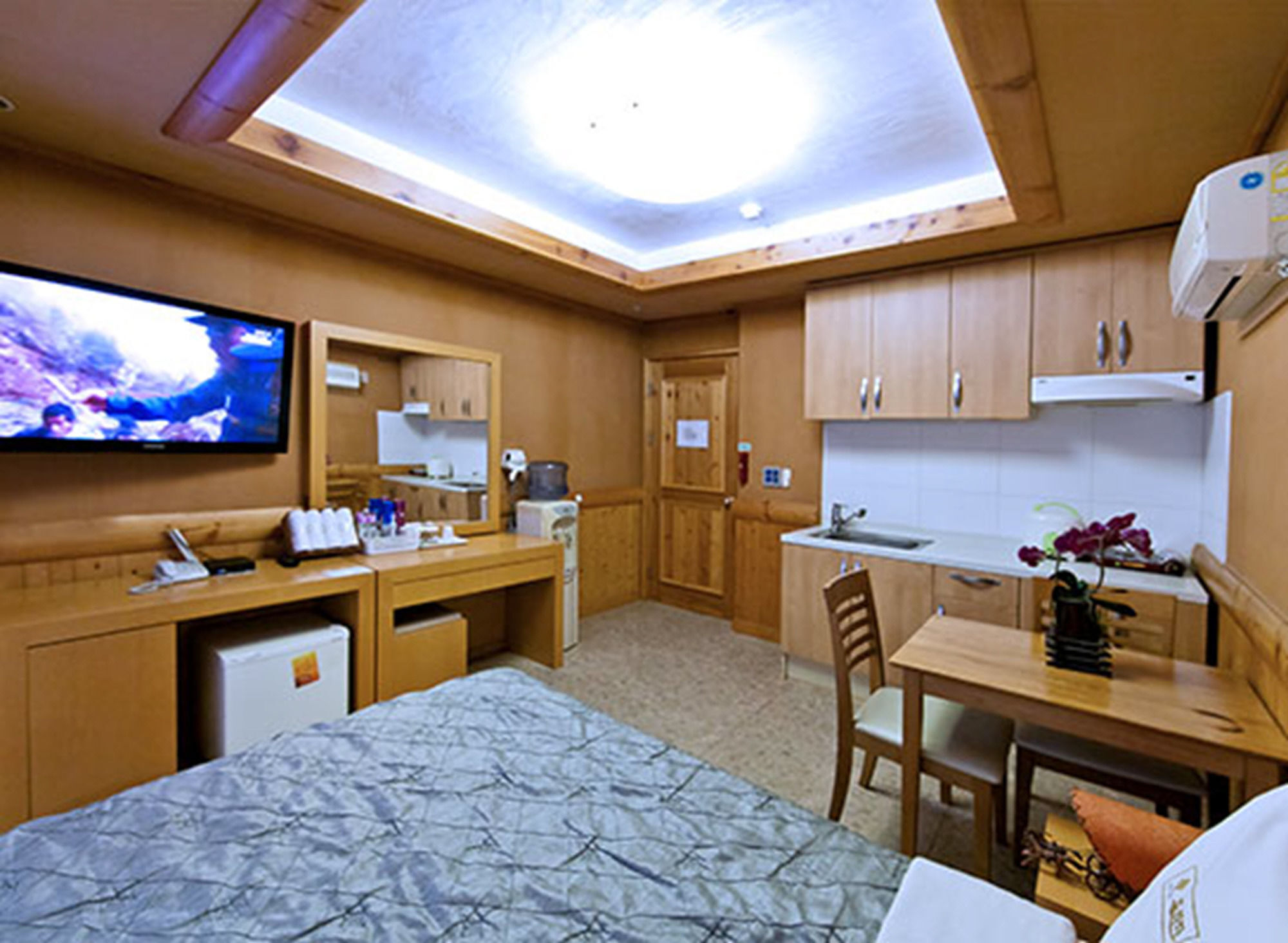 Drama Motel Boryeong Luaran gambar
