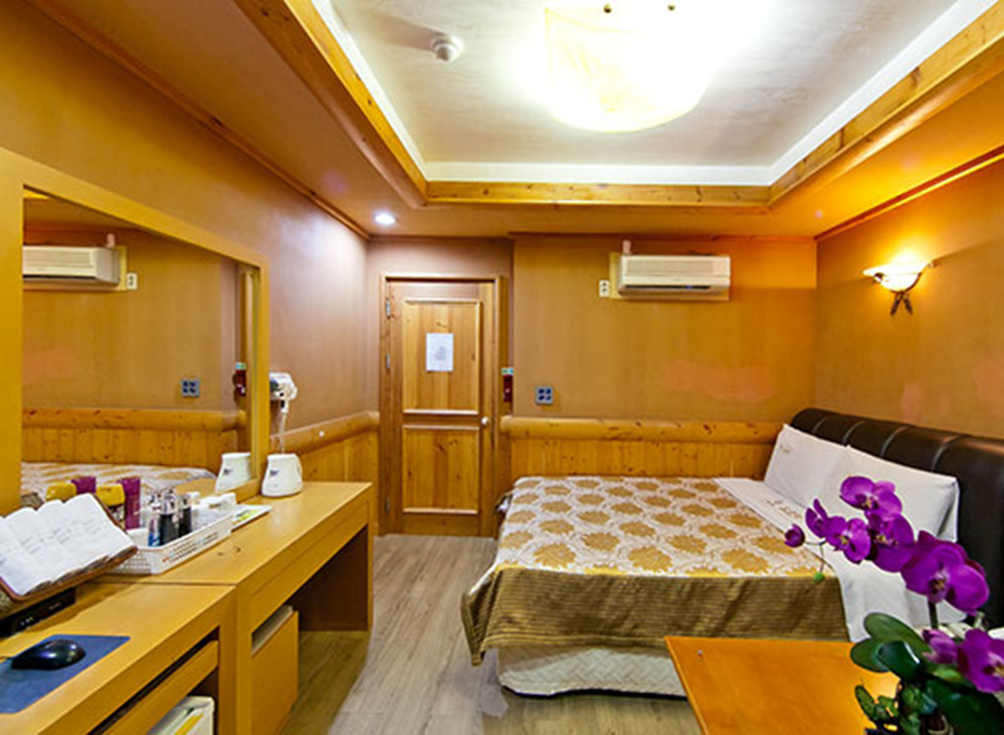 Drama Motel Boryeong Luaran gambar