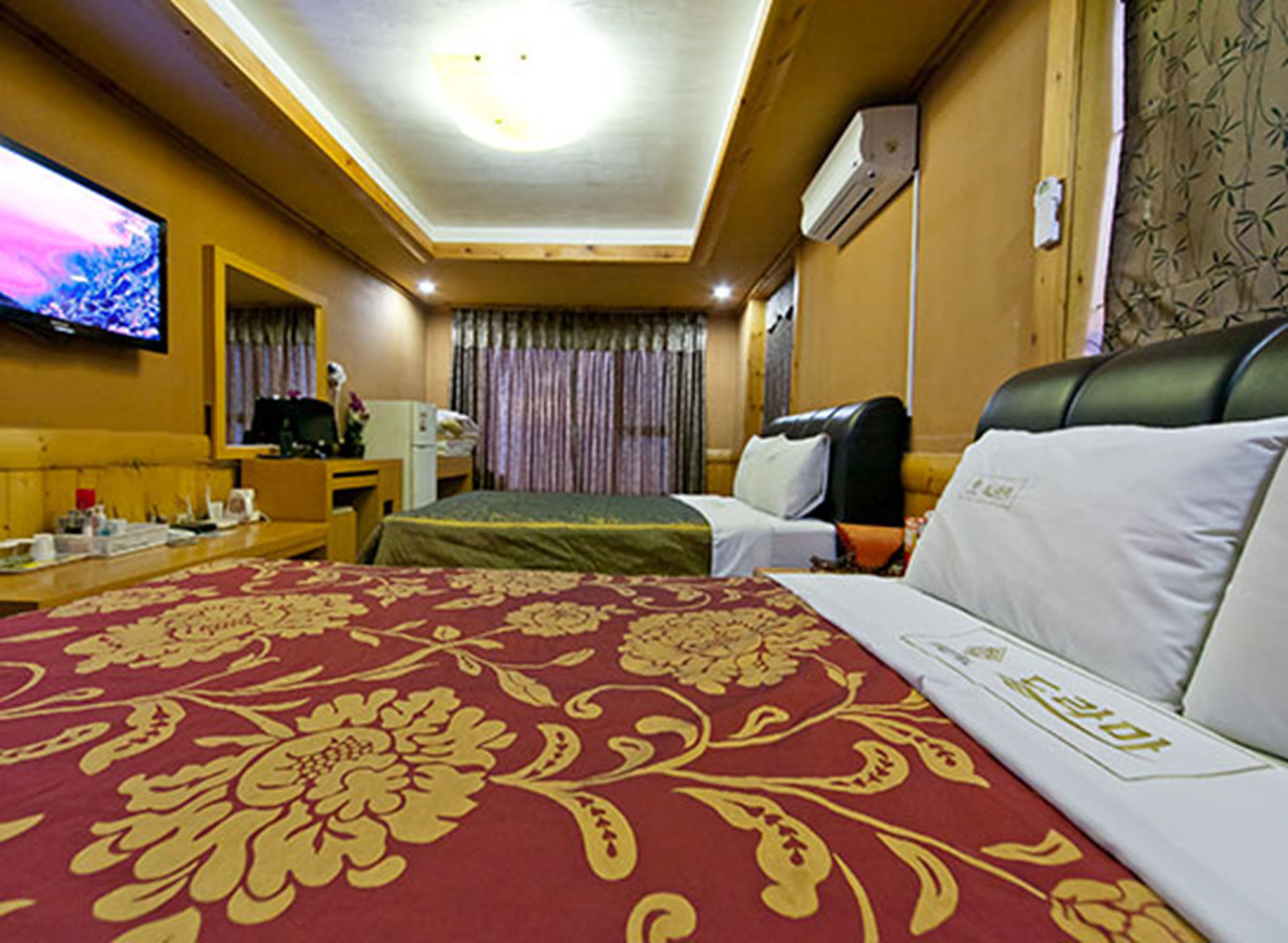 Drama Motel Boryeong Luaran gambar