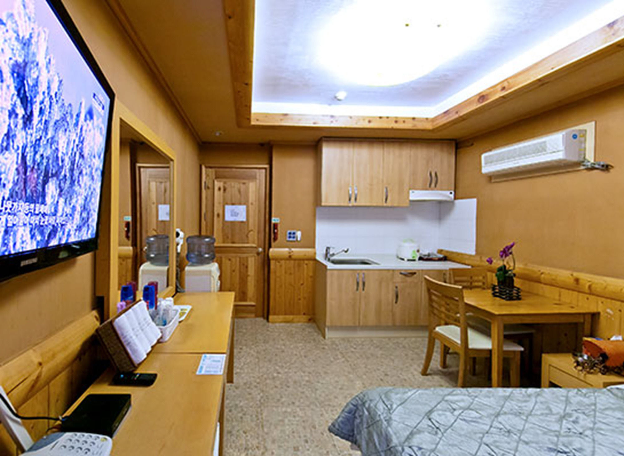 Drama Motel Boryeong Luaran gambar
